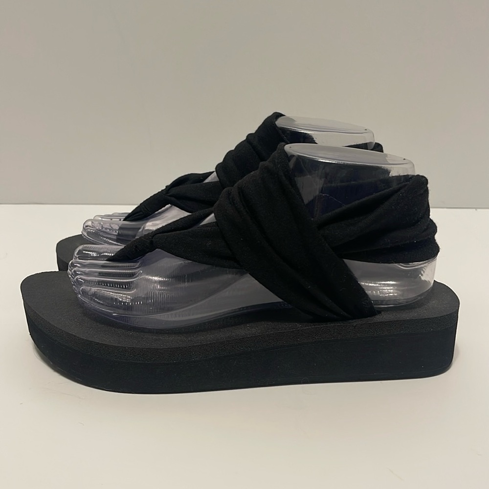 Sanuk Sling ST Sandals Women’s 8 Black Midform Platform Yoga Slingback Comfort